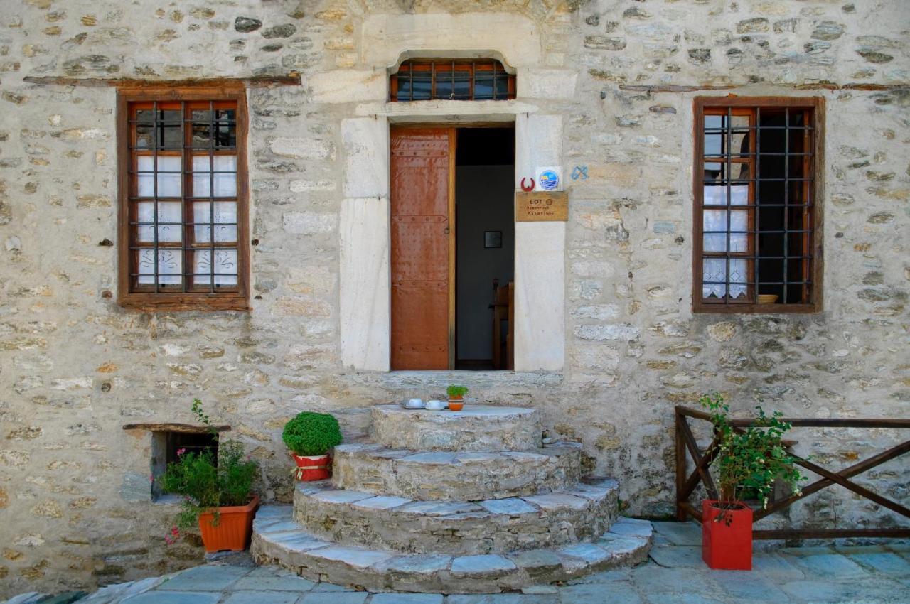 Alatinos Hotel Pinakatai Exterior photo